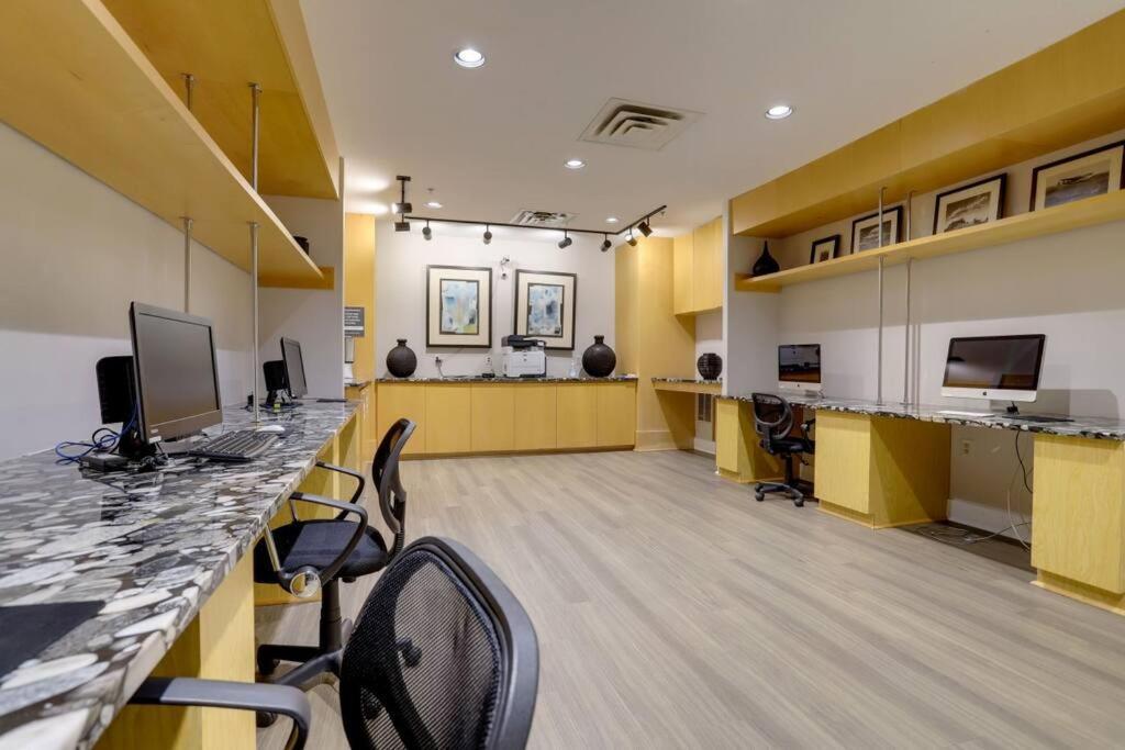 Fantastic 1 Bedroom Condo At Ballston With Gym Arlington Luaran gambar